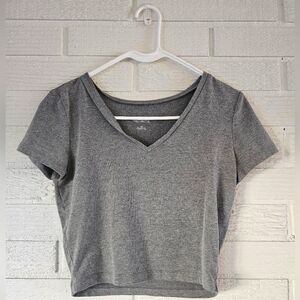 Simple V-Cut Crop Top.                             Color: Medium Grey
